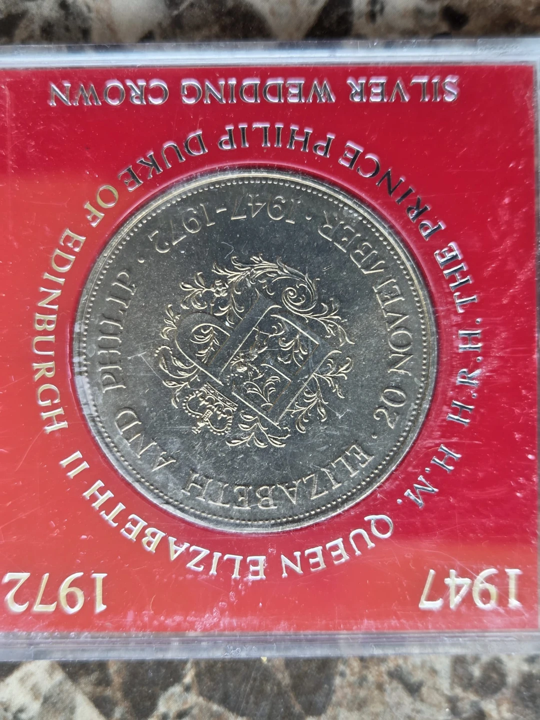 Commemorative Crown Coin - Prince Charles & Lady Diana - photo 4
