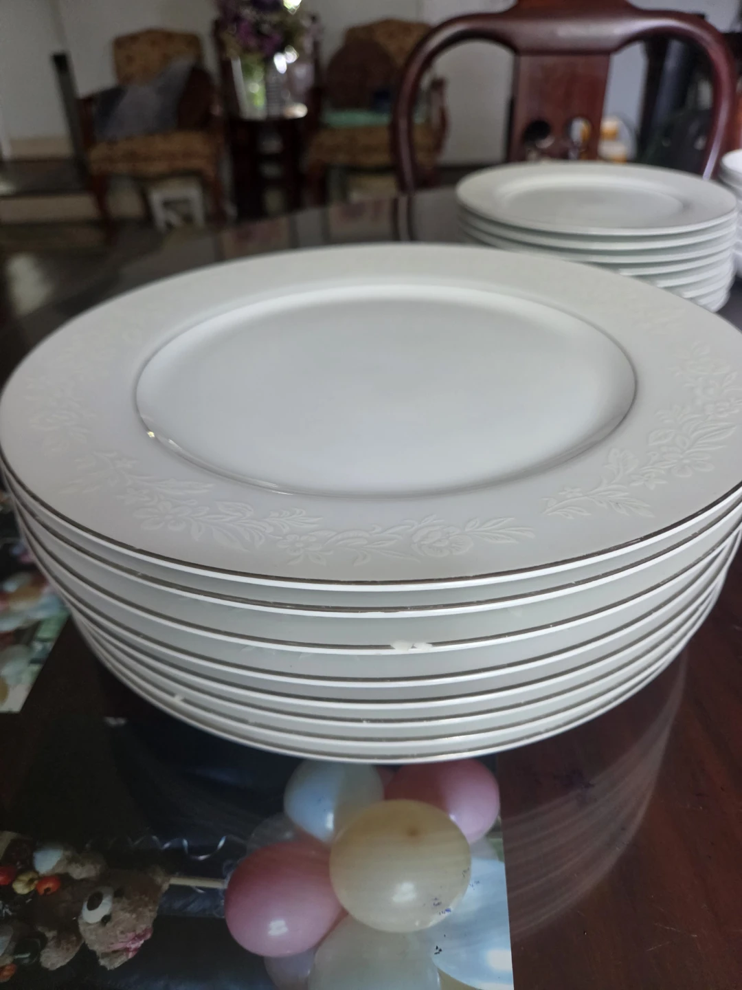 White Dinner Plates with Floral Design Set - photo 5
