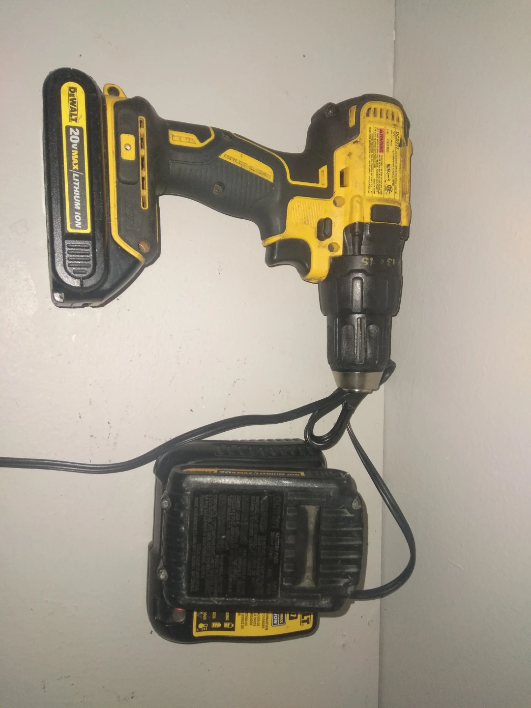 Dewalt DCD777! - photo 5