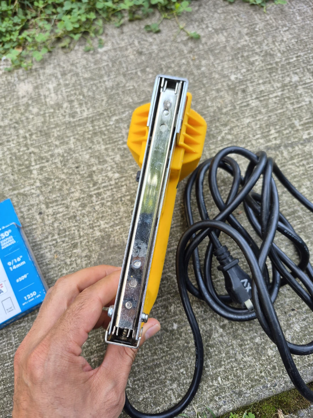 Arrow T50 Electric Staple Gun - photo 2