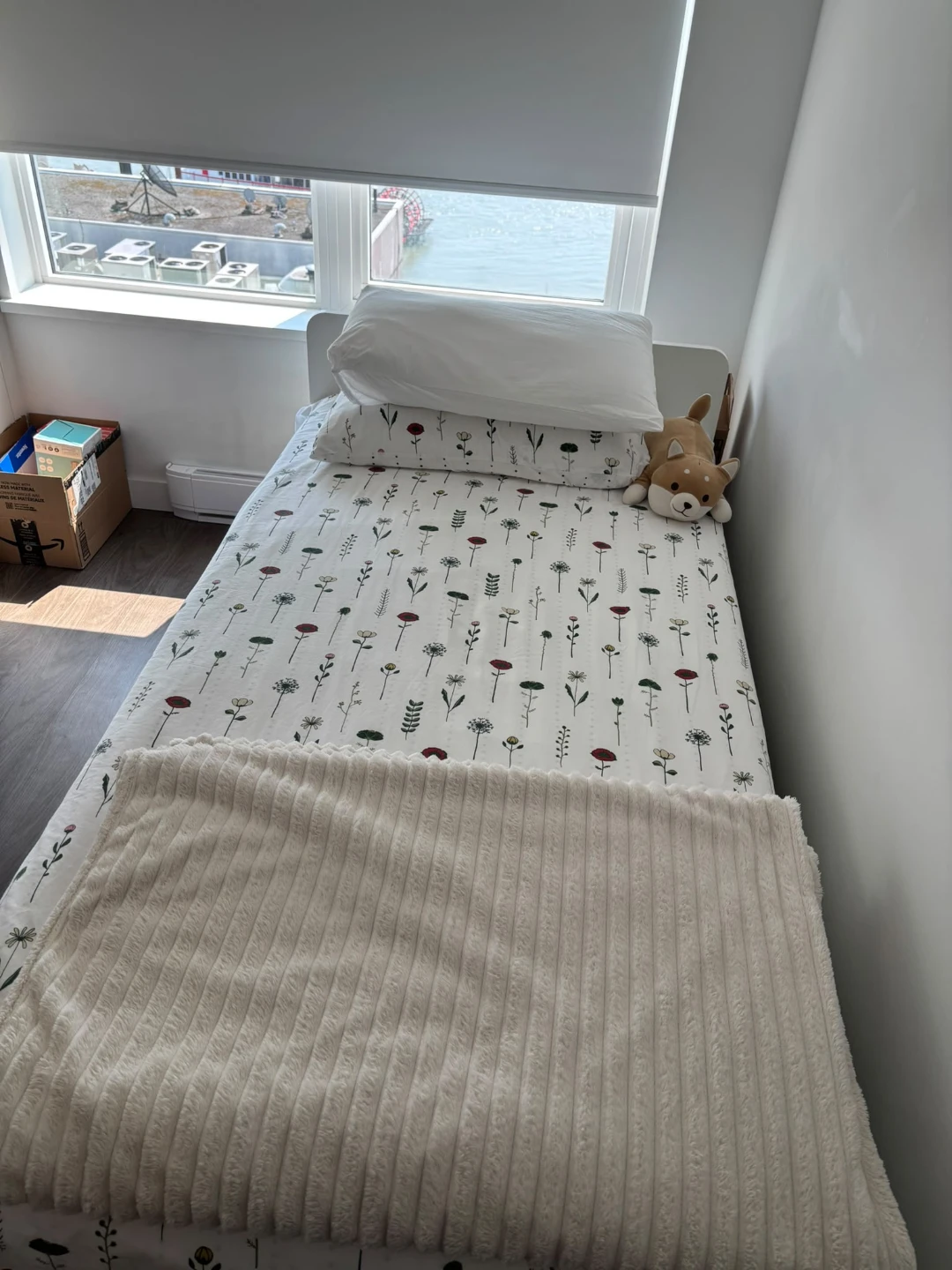 Twin size bed frame with drawers and pull-out bed - photo 2