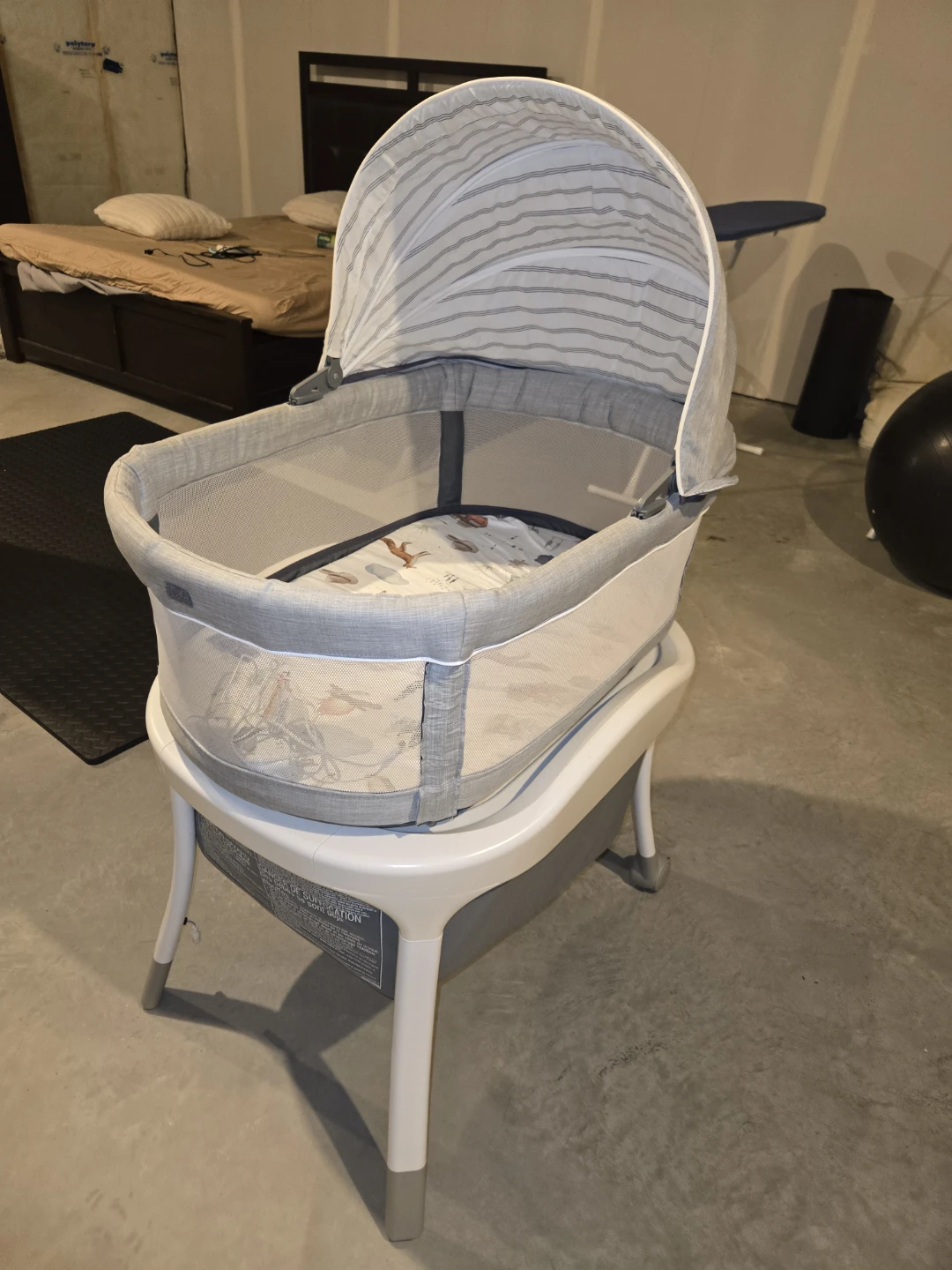 baby Bassinet for SALE. - photo 3
