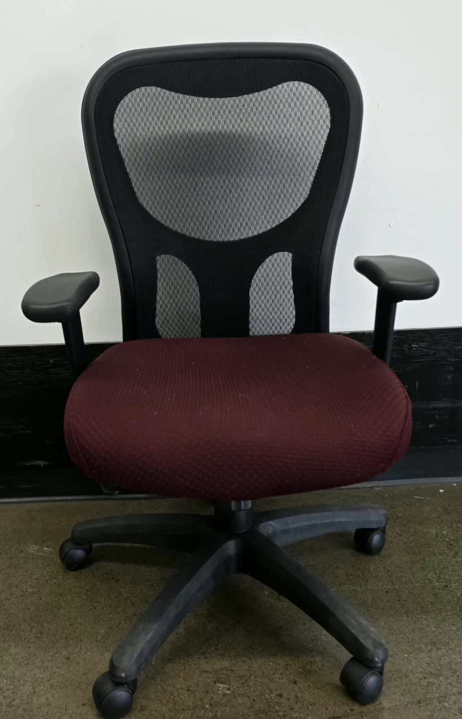 Mesh back office chair- Tempur