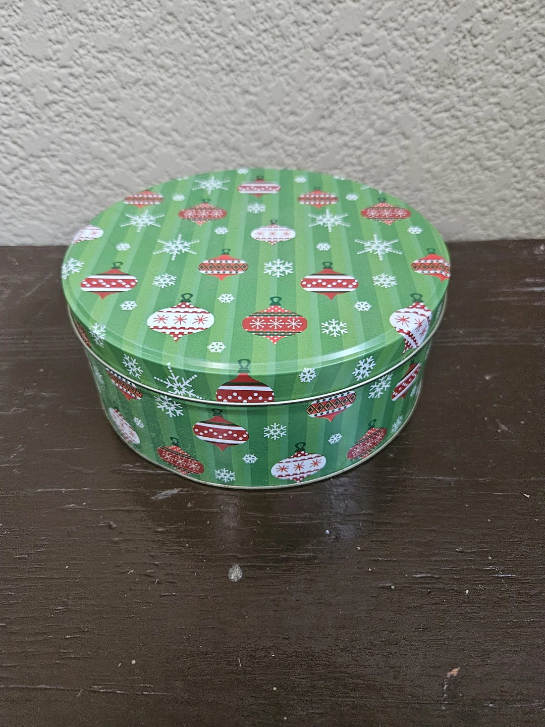 Round Christmas Tin