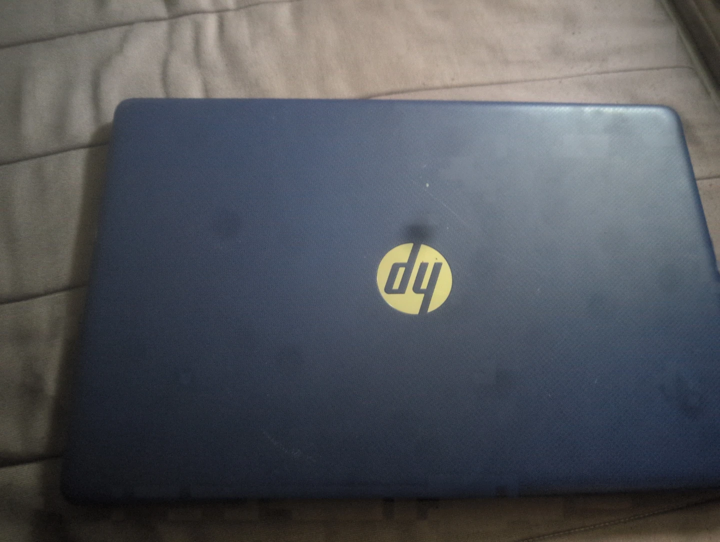 HP Laptop - photo 2