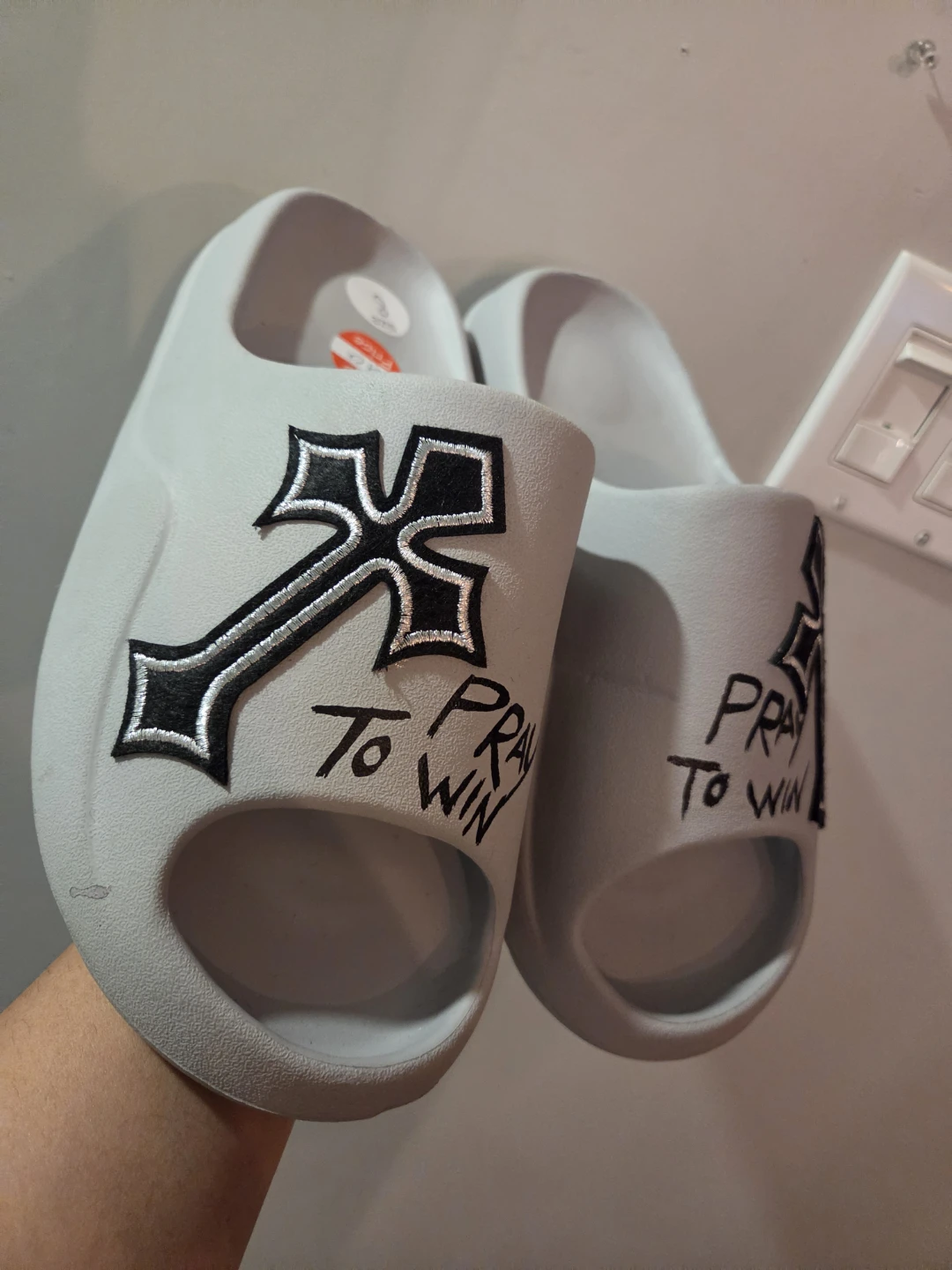 Grey "Pray To Win" Slides - photo 2