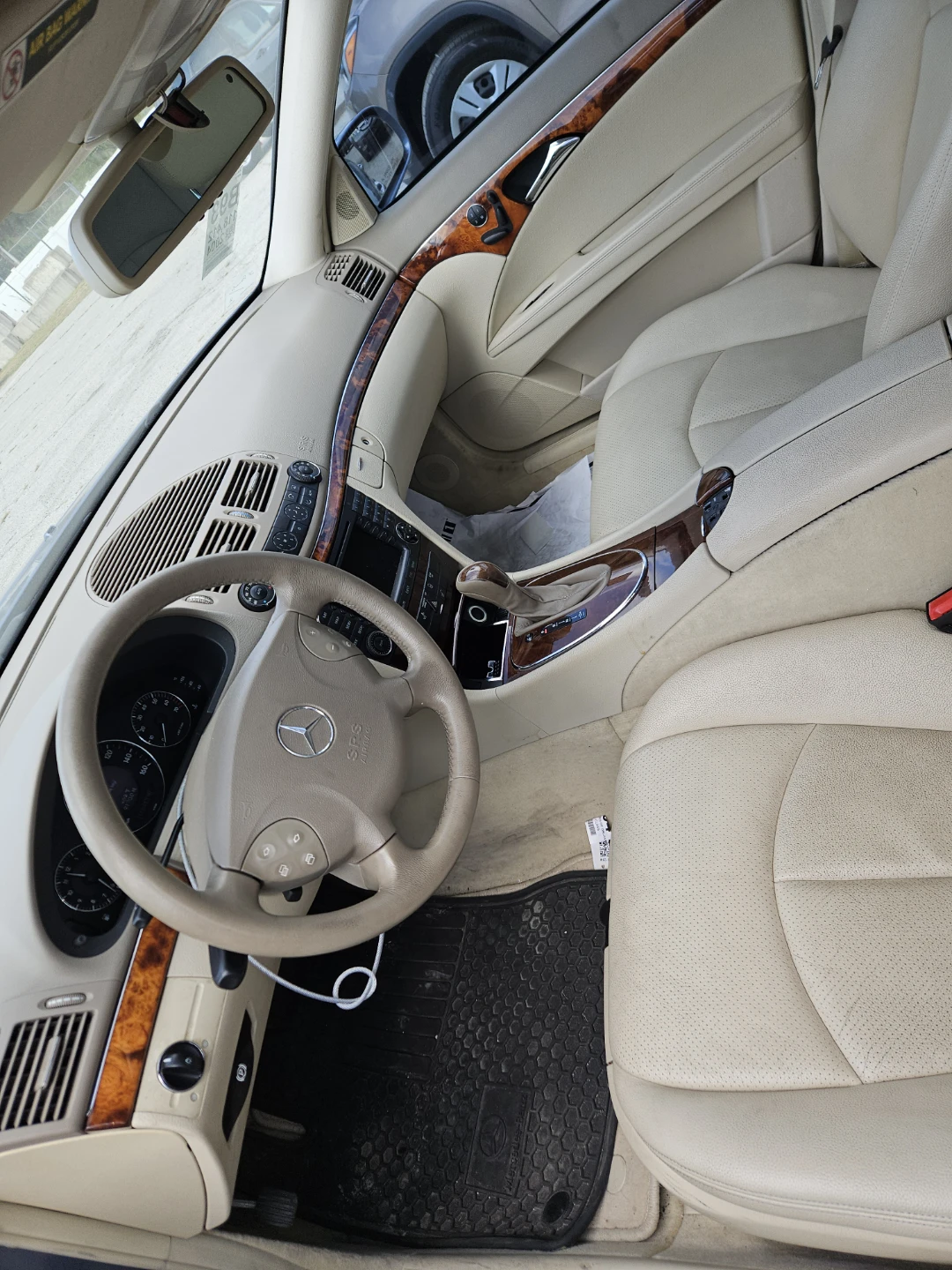 2004 Mercedes-Benz E-Class Sedan - photo 3