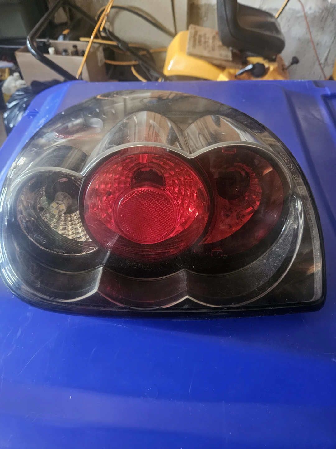 Tail Light Assembly i had on 2006 dodge caravan