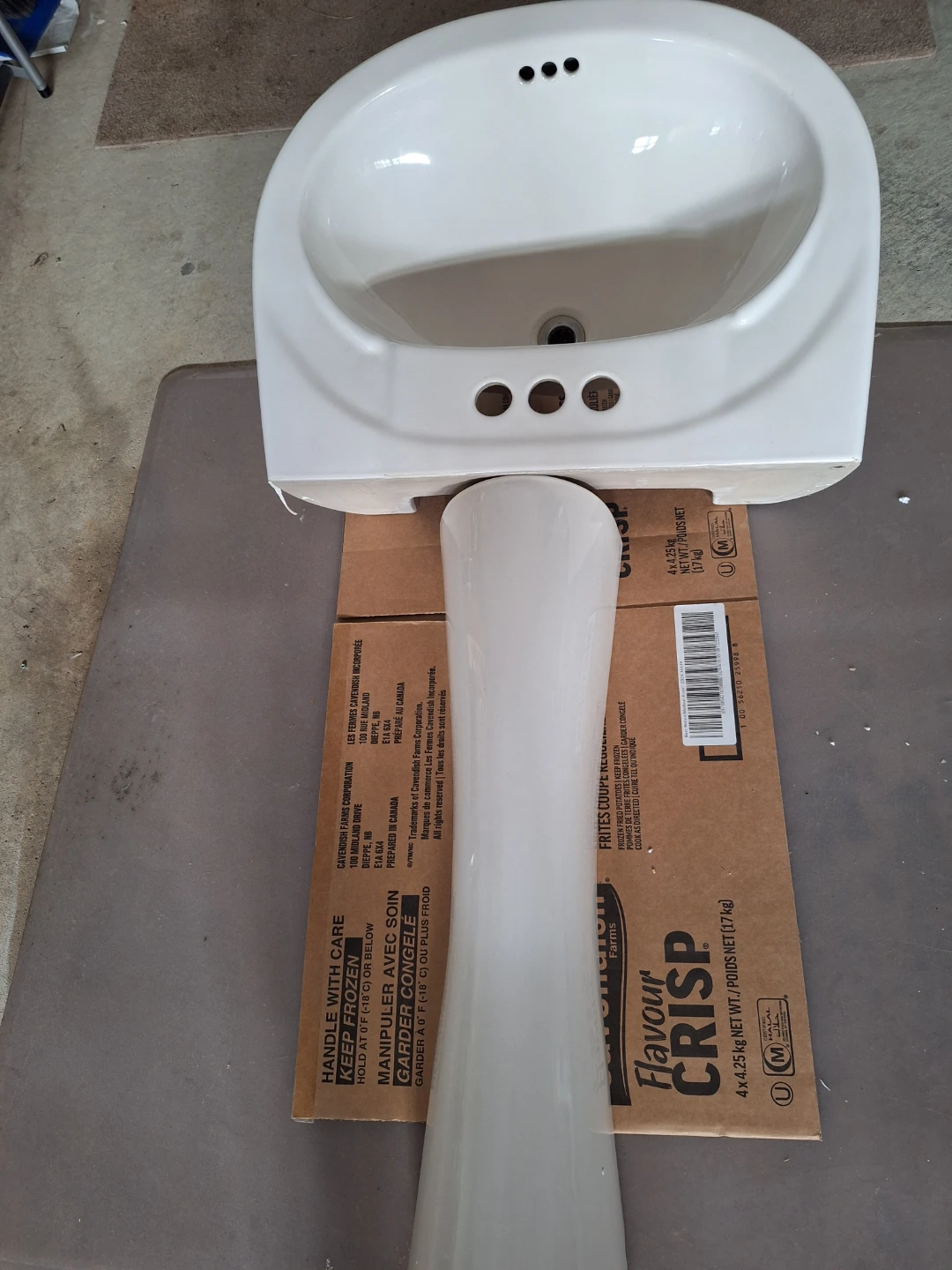 Pedestal sink