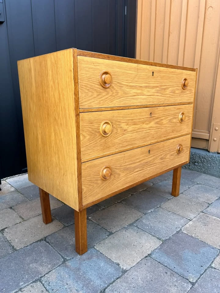 Vintage Mid Century Oak Chest of Drawers - photo 4