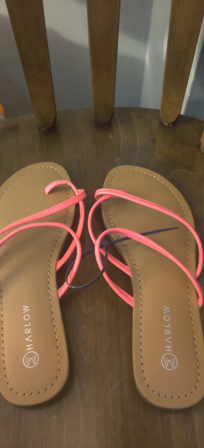 Harlow Pink Thong Sandals. Size 6