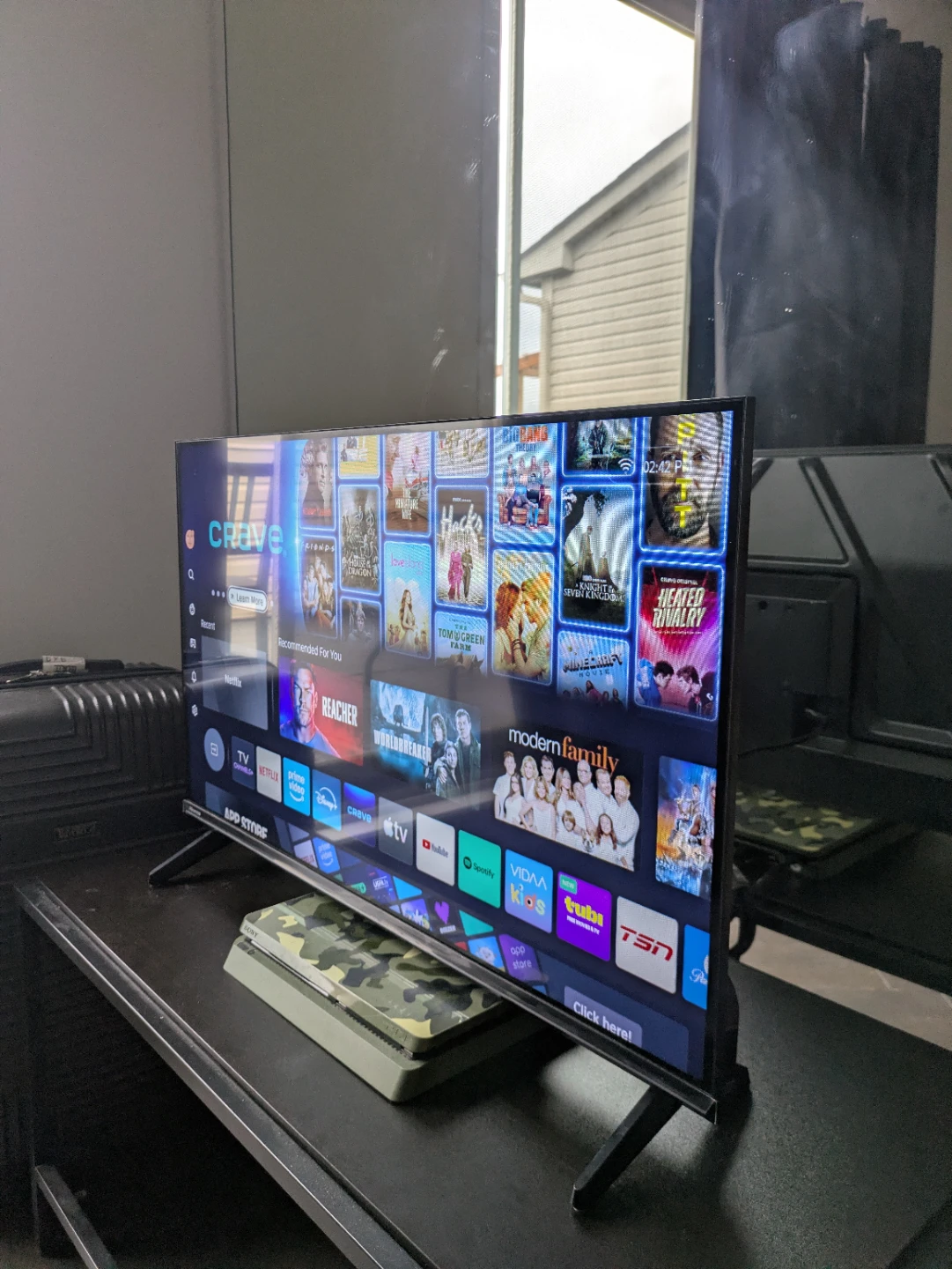 Hisense 32-inch Smart TV (NEW Purchased June 3rd 2026)