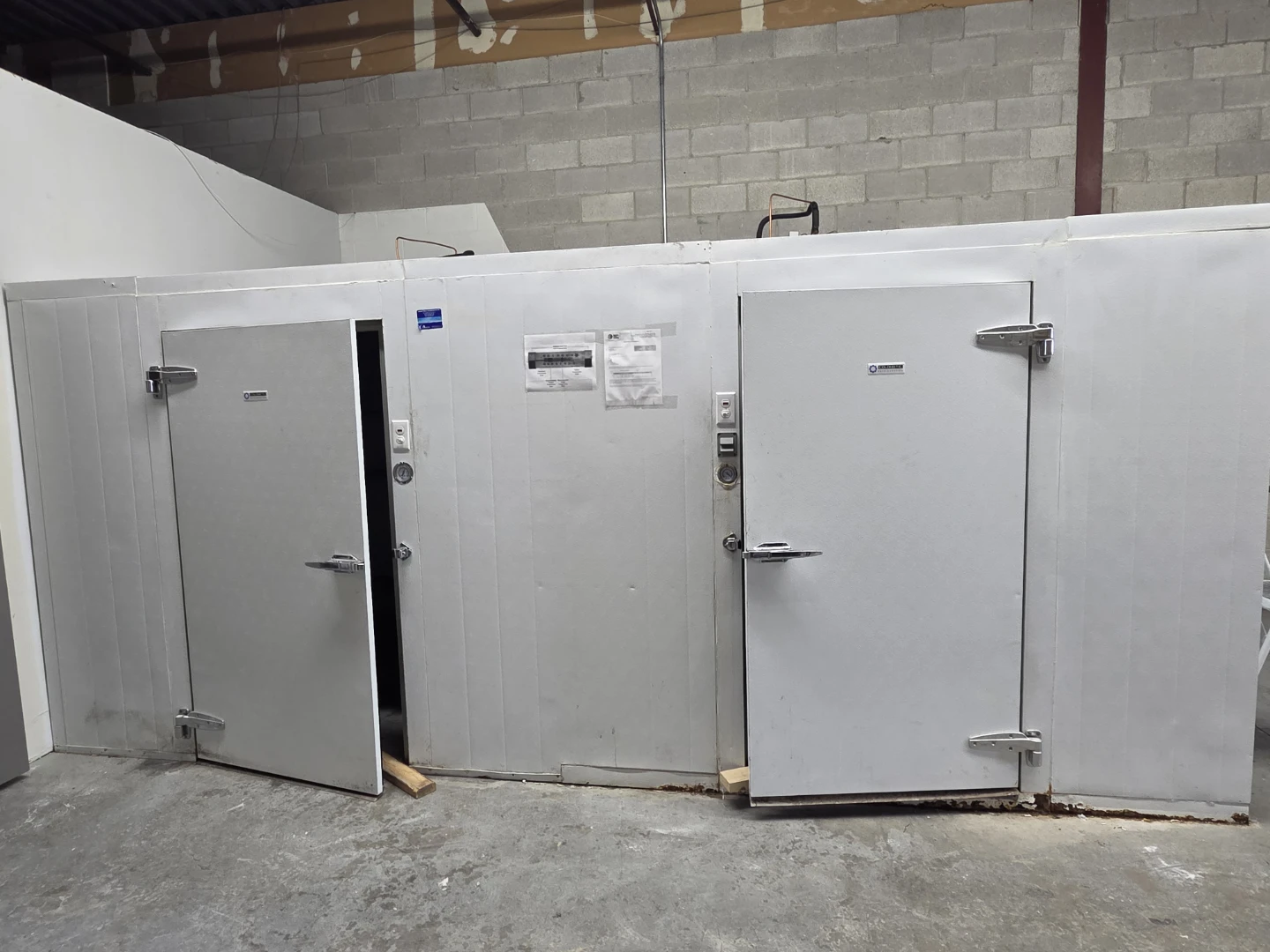 Commercial Walk-In Cooler/Freezer Units