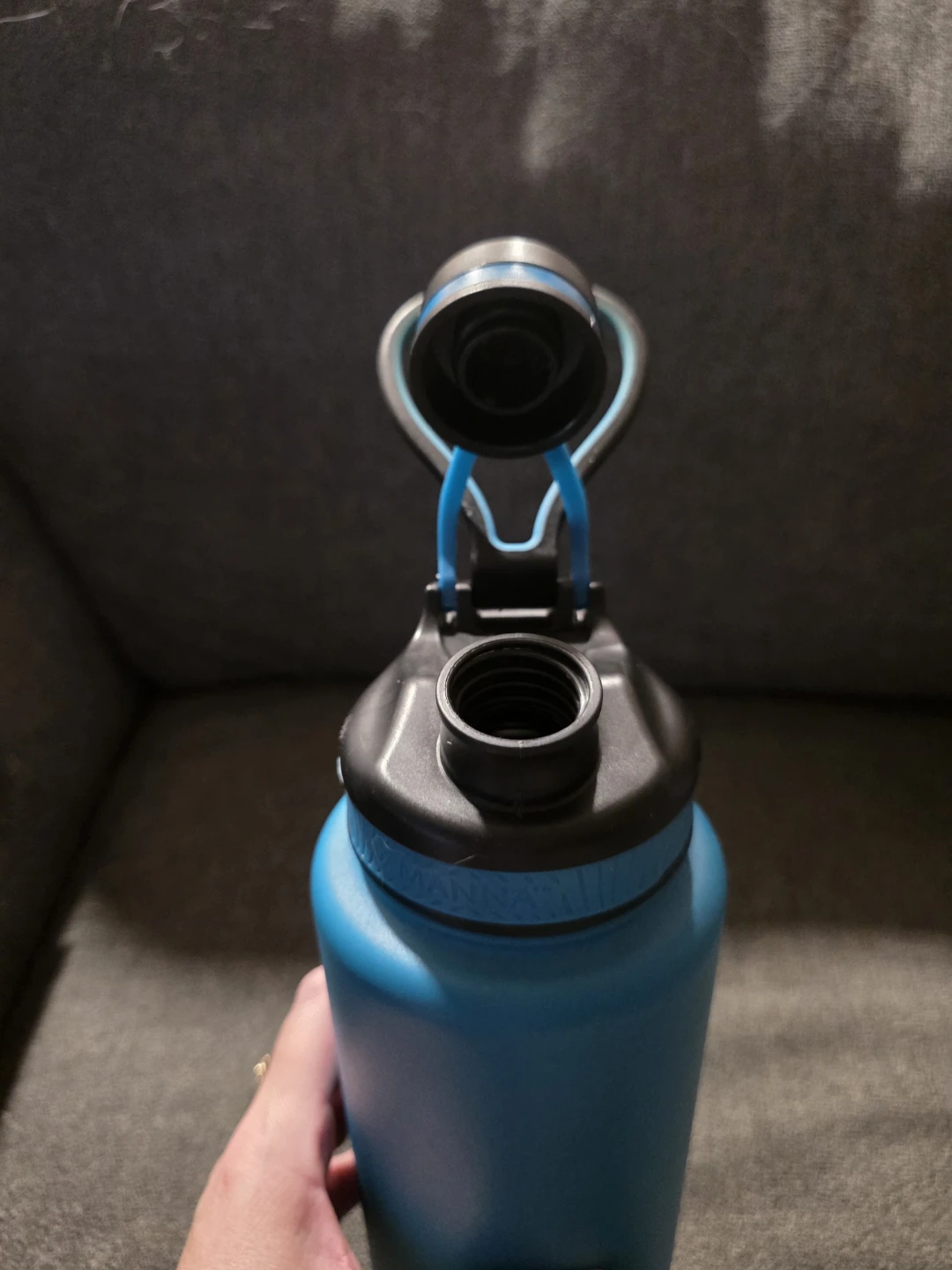 Manna 40oz stainless steel water bottle - photo 3