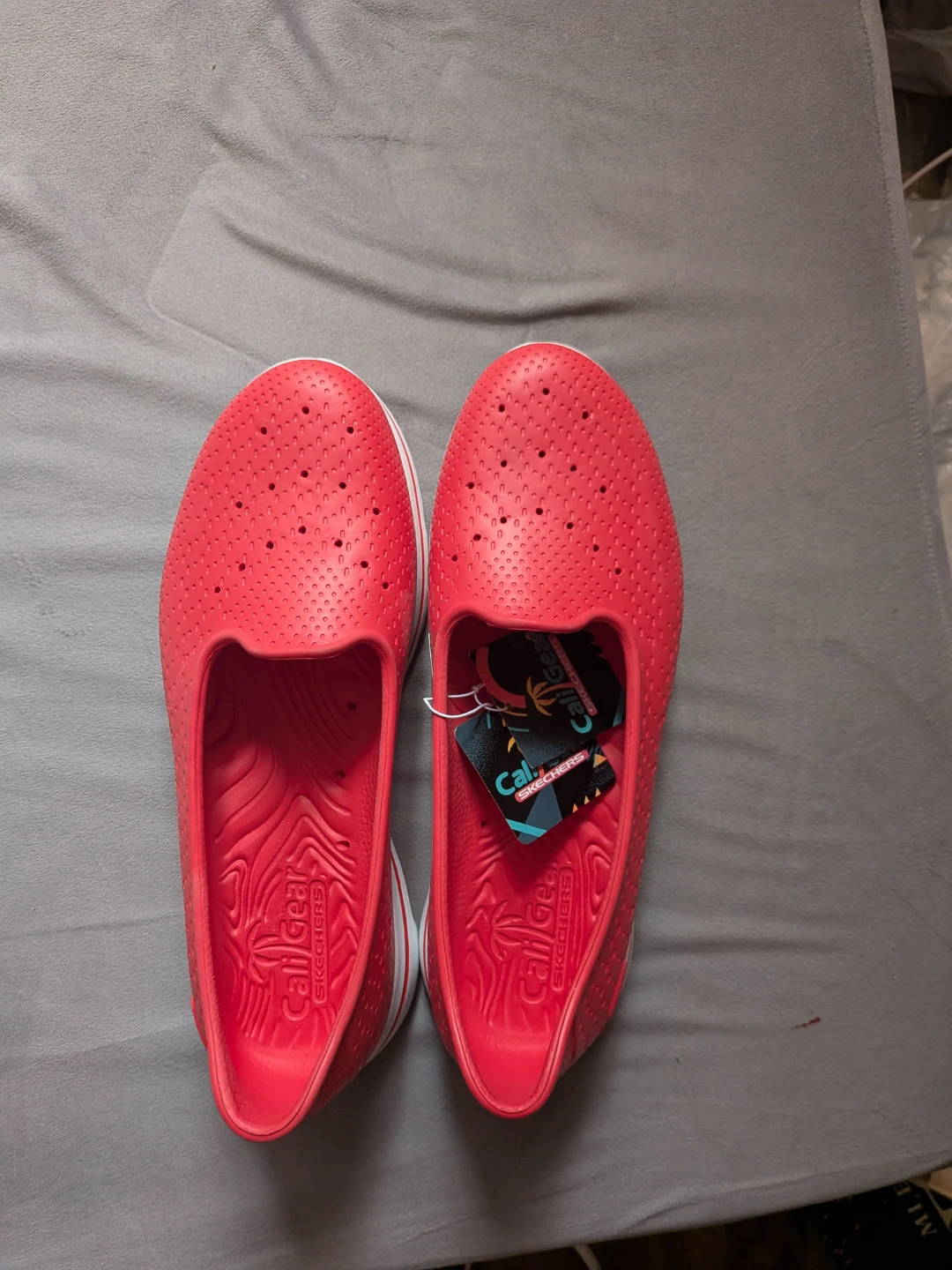 Skechers Cali Gear Red Slip-On Shoes Women's Size 10