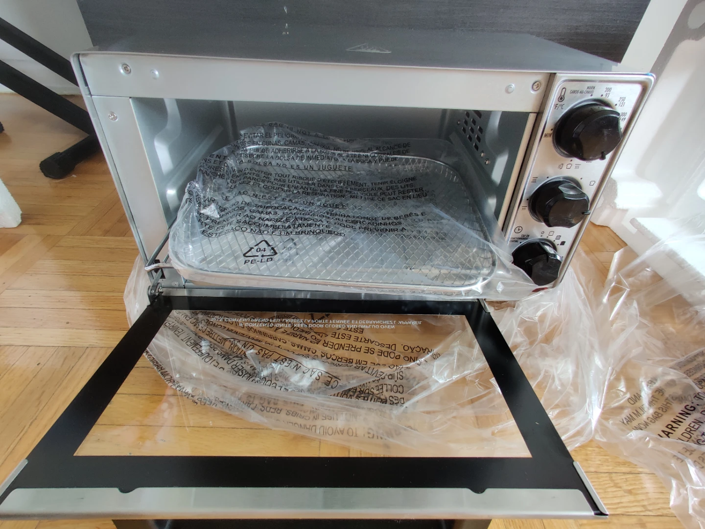 Hamilton Beach Sure-Crisp Air Fryer Toaster Oven - photo 5