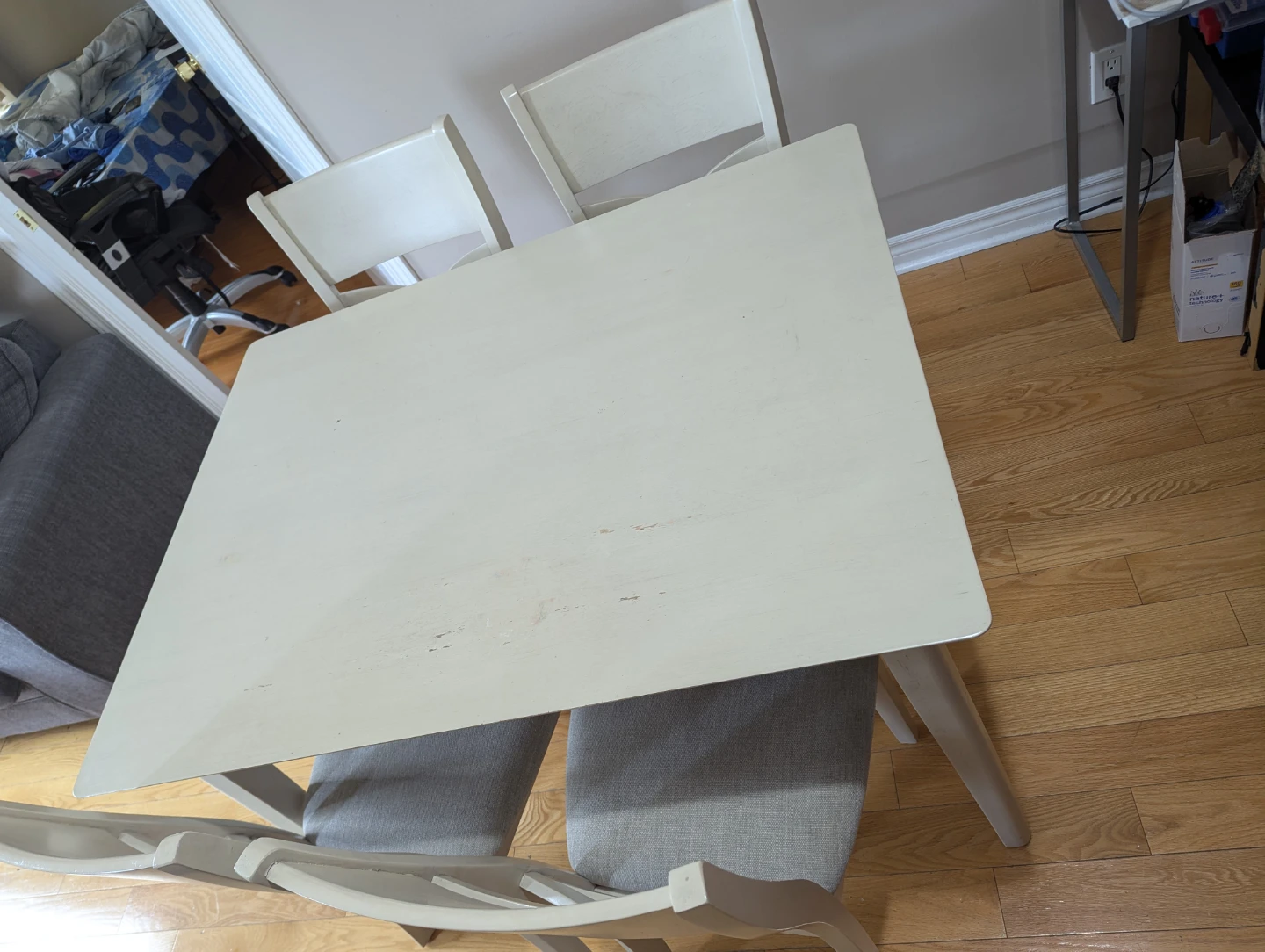 White Dining Table with 4 Chairs - Used - photo 2