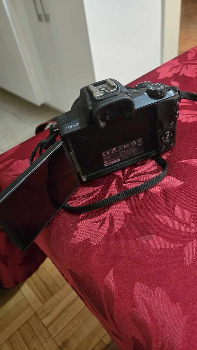 Canon EOS M50 Mirrorless Camera with 15-45mm Lens - photo 2