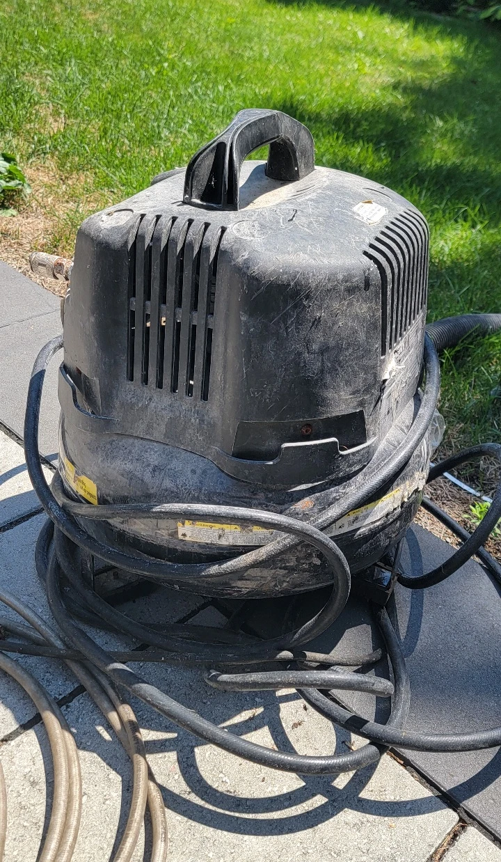 Husky 6 Gallon Air Compressor - photo 3