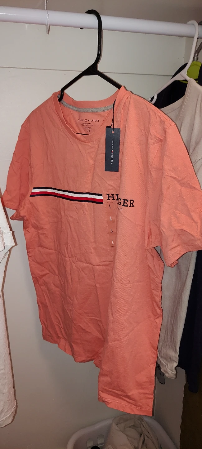 Tommy Hilfiger Men's T-Shirt Coral Large