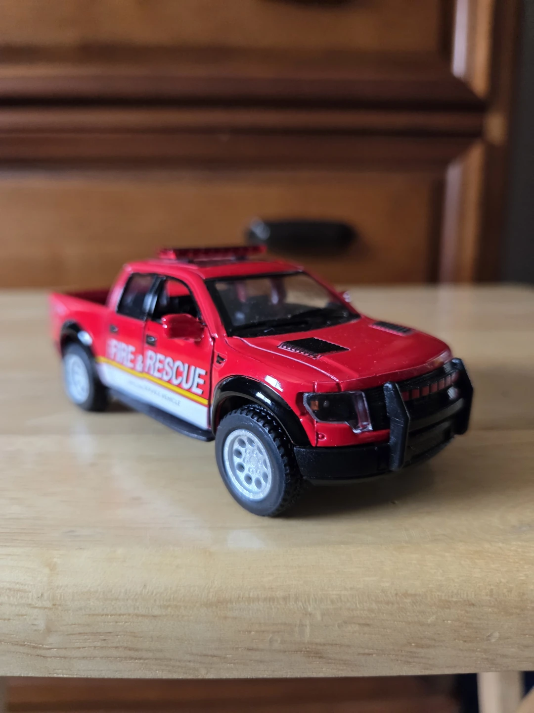 Red 2013 Ford F-150 Fire & Rescue Scale 1/46Toy Truck