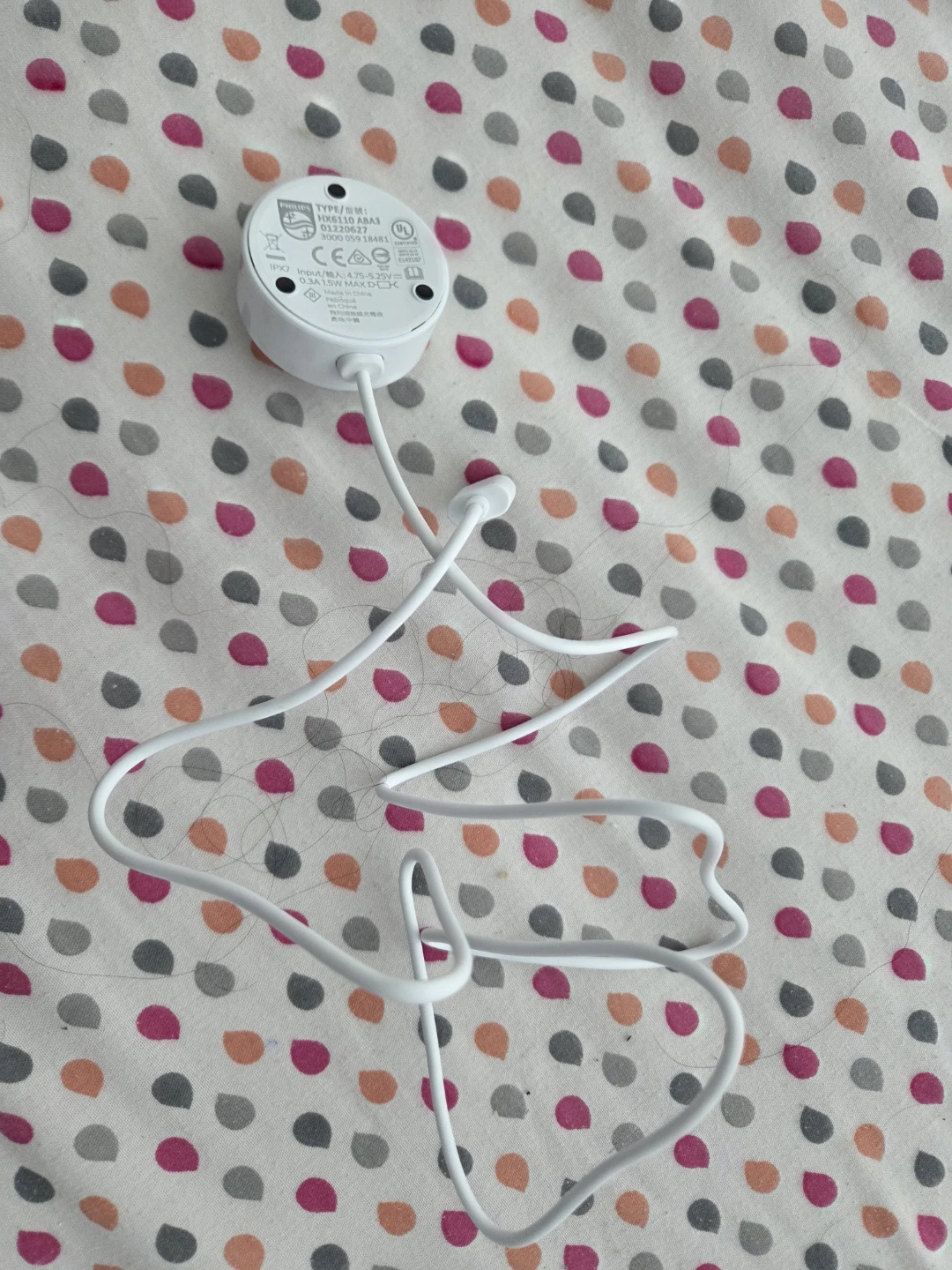 Philips HX6110 ABA3 Charging Puck and Cable - photo 2