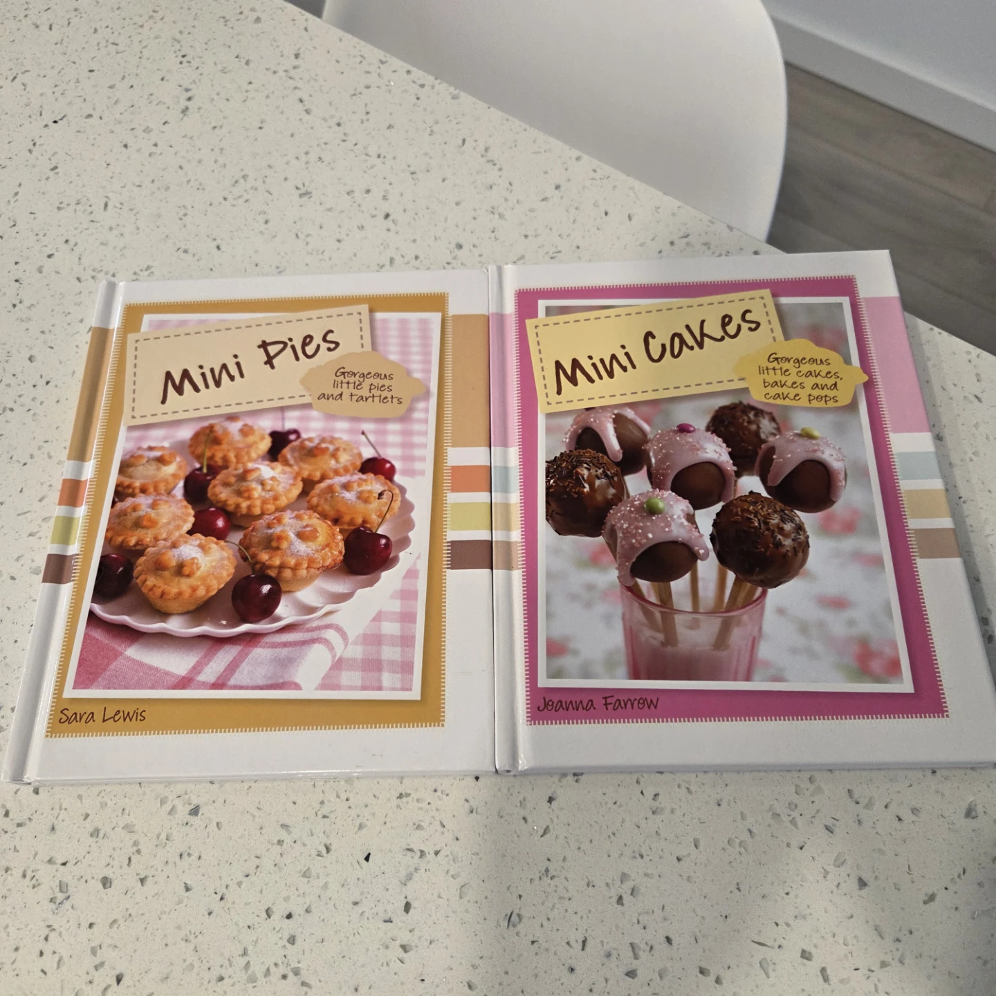 Mini Delights Cookbook Box Set - Mini Pies & Mini Cakes