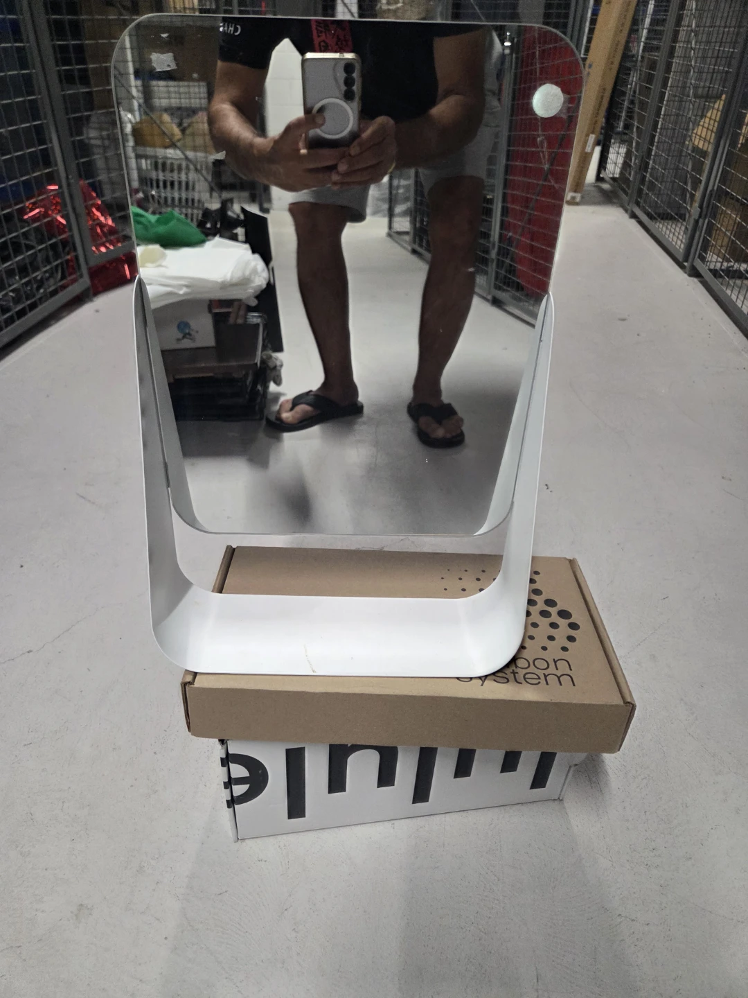 Umbra "Lupo" Vanity Mirror - photo 4