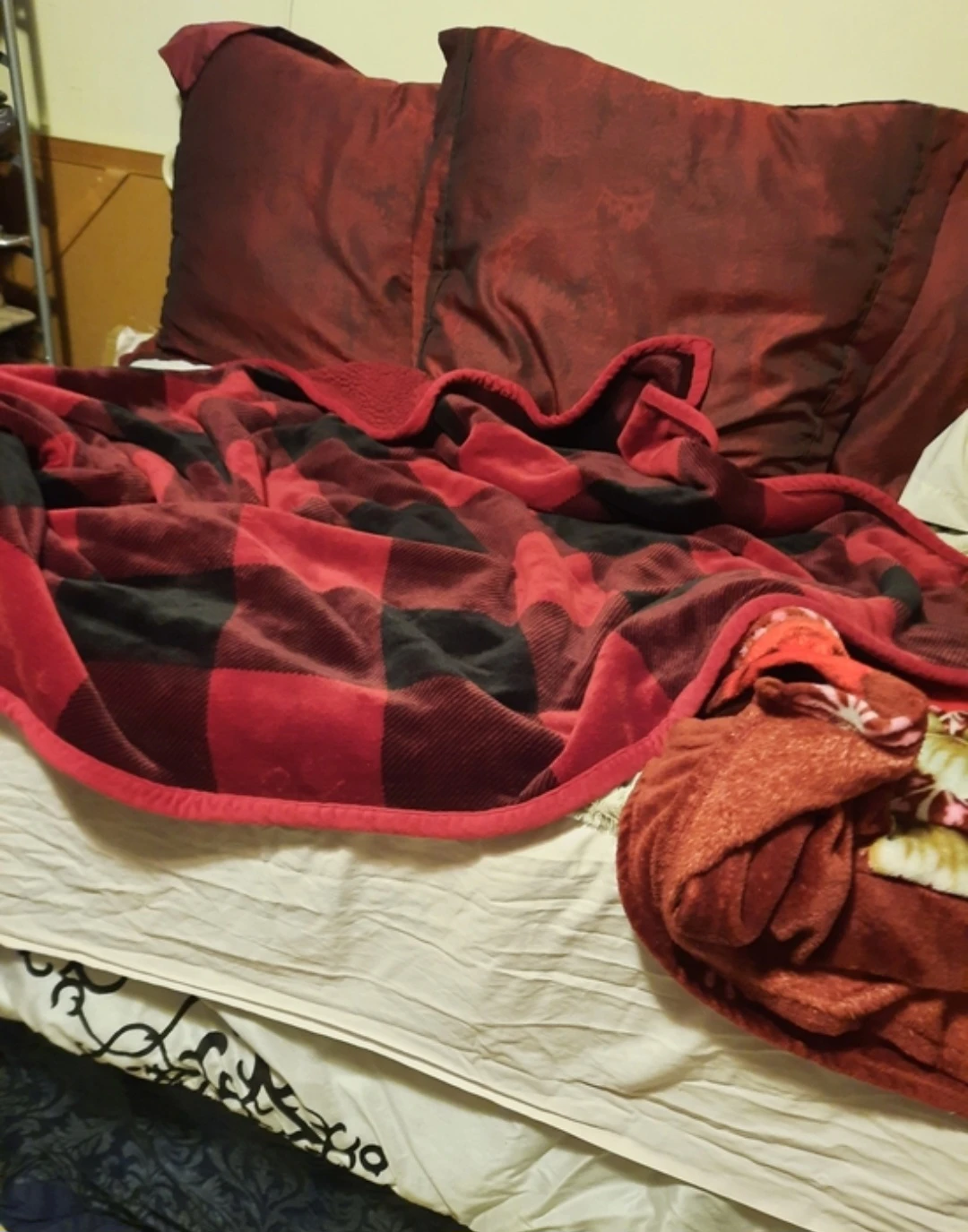 Red & Black Buffalo Plaid Throw Blanket