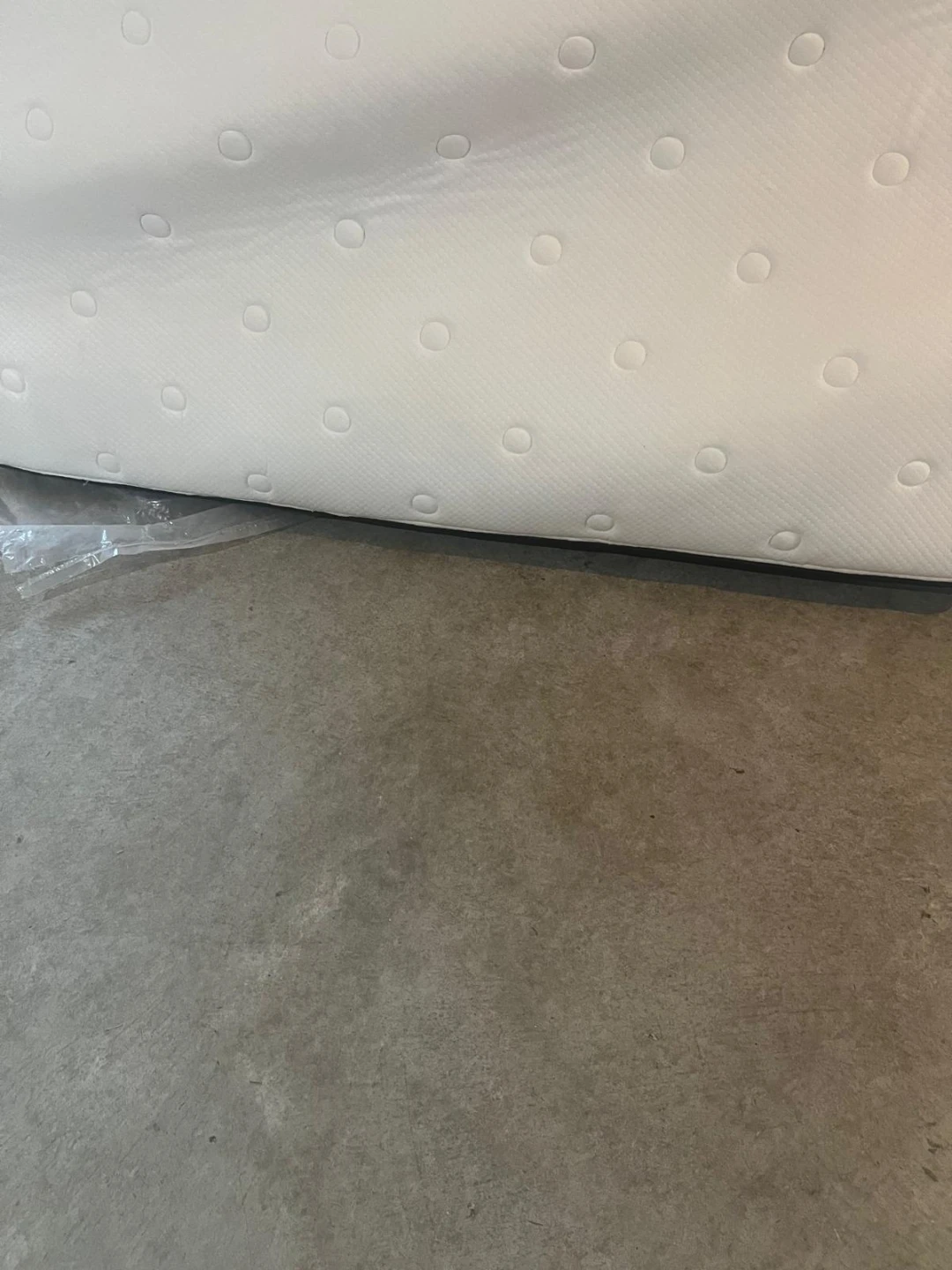 Almost new Kingsdown Duet Luxe king size Mattress - photo 4