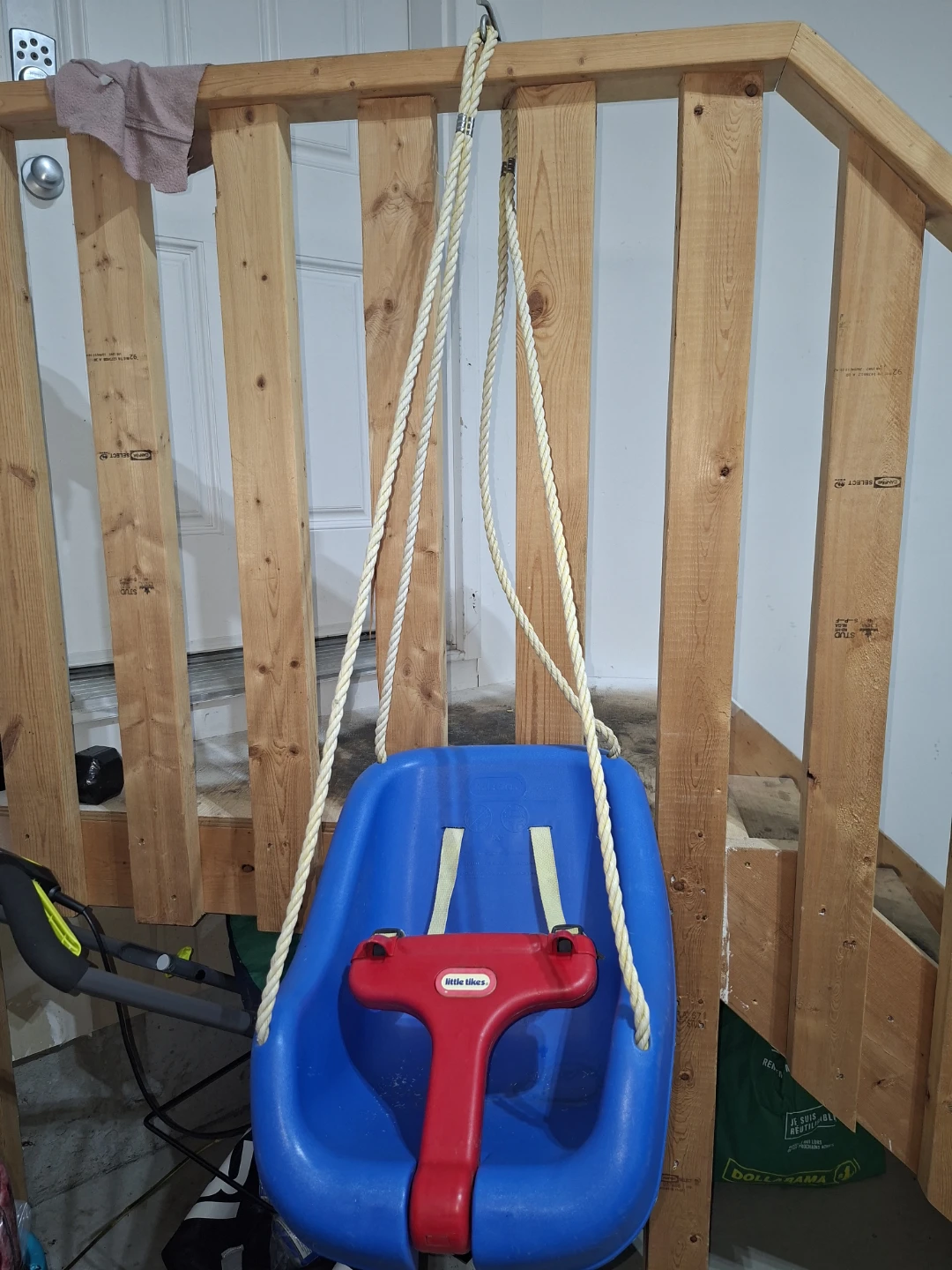Little Tikes Blue 2-in-1 Snug 'n Secure Baby Swing
