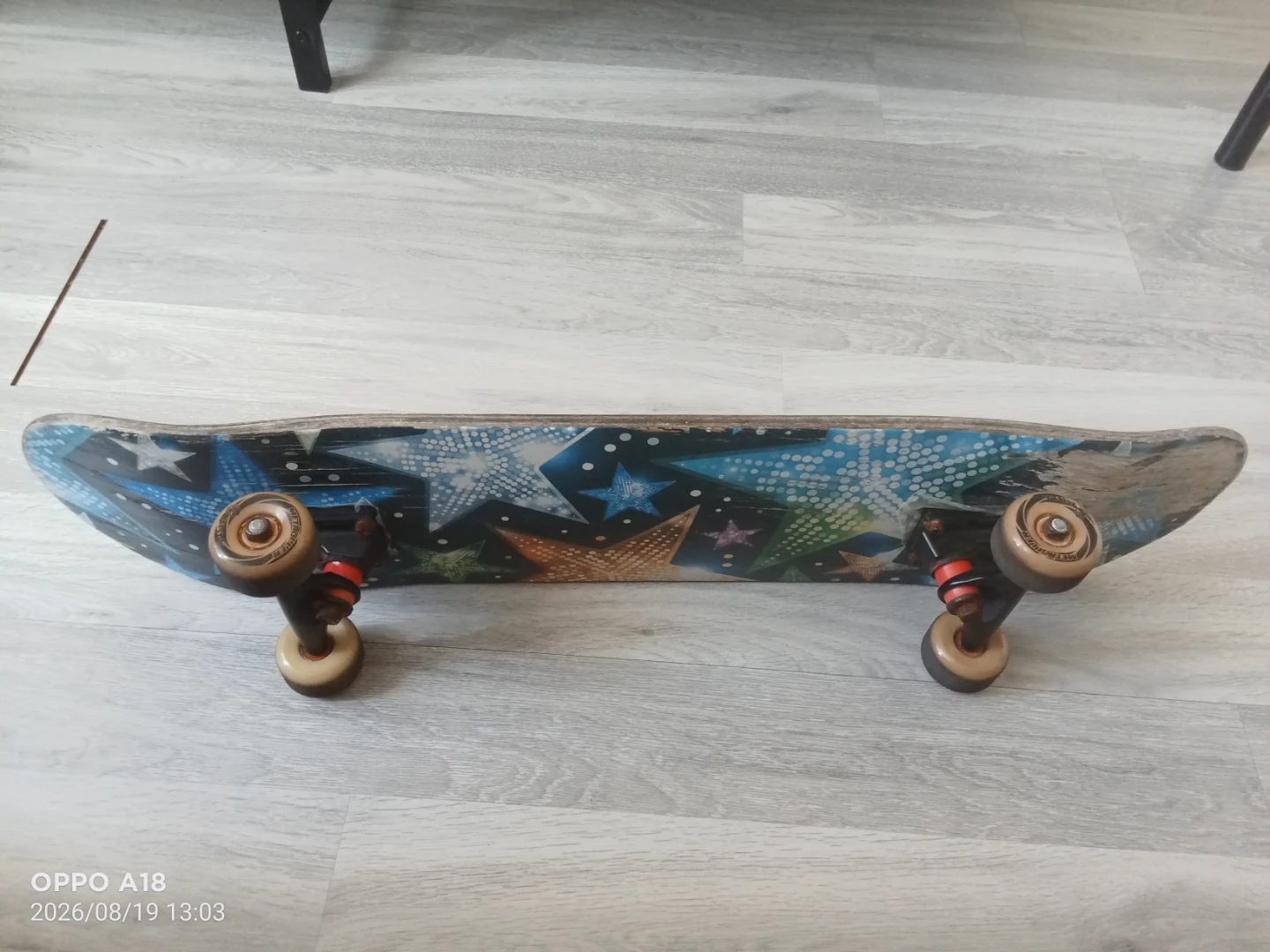 Skateboard with star design - photo 3