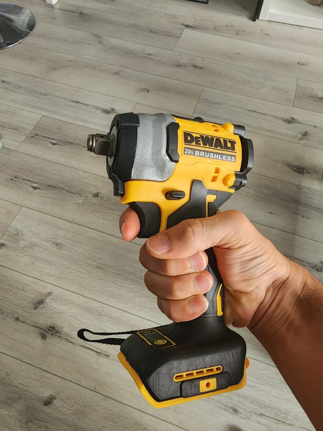 DEWALT 20V Brushless Impact Wrench