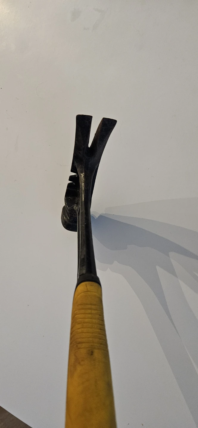 DEWALT 16 oz. Claw Hammer