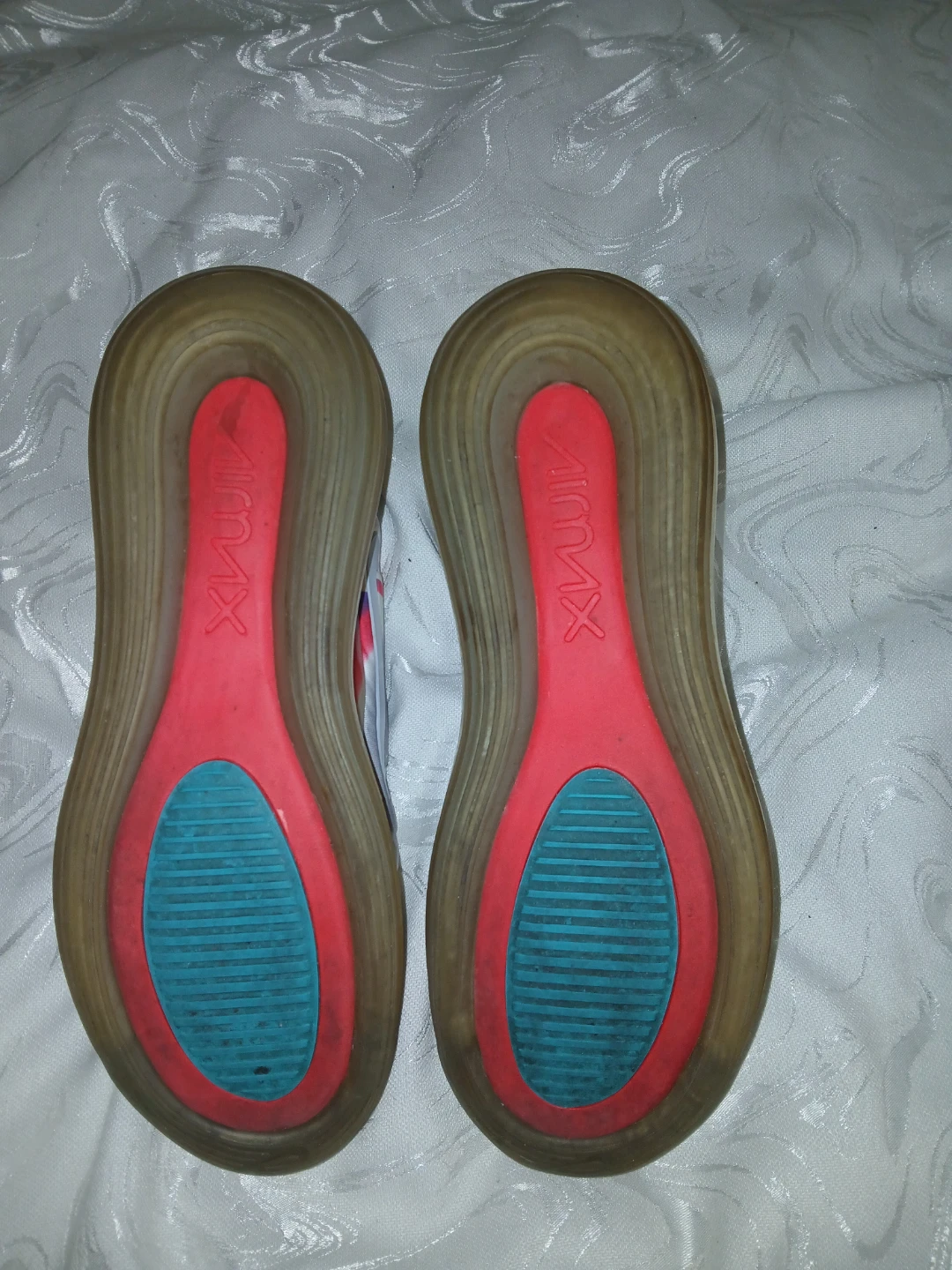 Jordans size 10.5 like new - photo 4