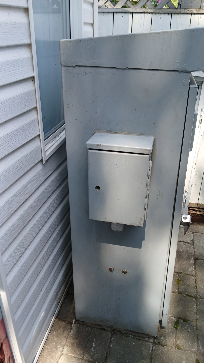 Large metal cabinet for $50.00 - photo 2