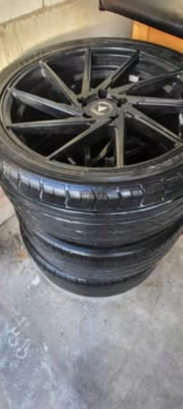 Features a multi-spoke  rims