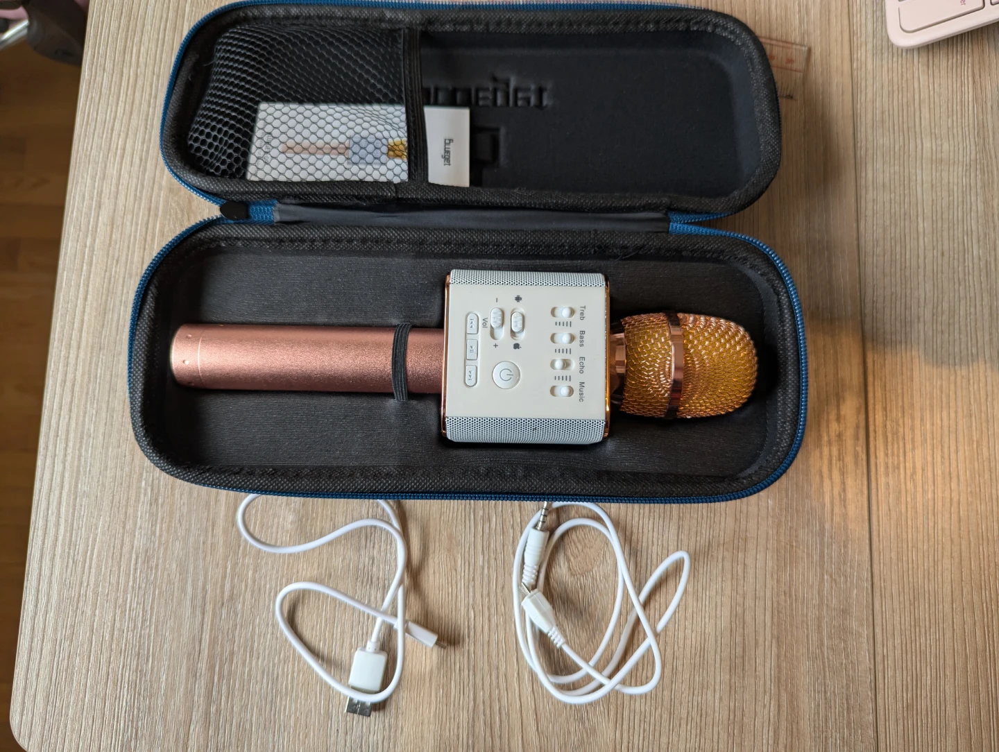 Blueget rose gold wireless karaoke microphone - photo 2