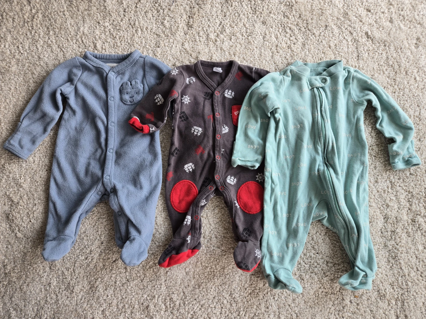 Newborn and 0 - 3 months Baby Clothes Bundle - photo 3