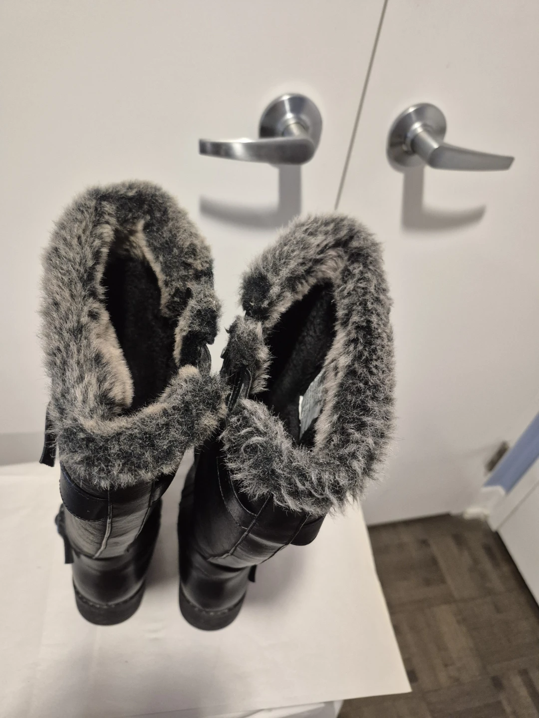 ​Women's Faux Fur Tall Winter Boots (Size 9M) - photo 5