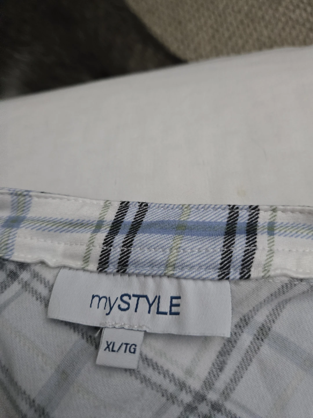 mySTYLE Plaid Sleeveless Shirt & SHEIN Black Shorts - photo 2