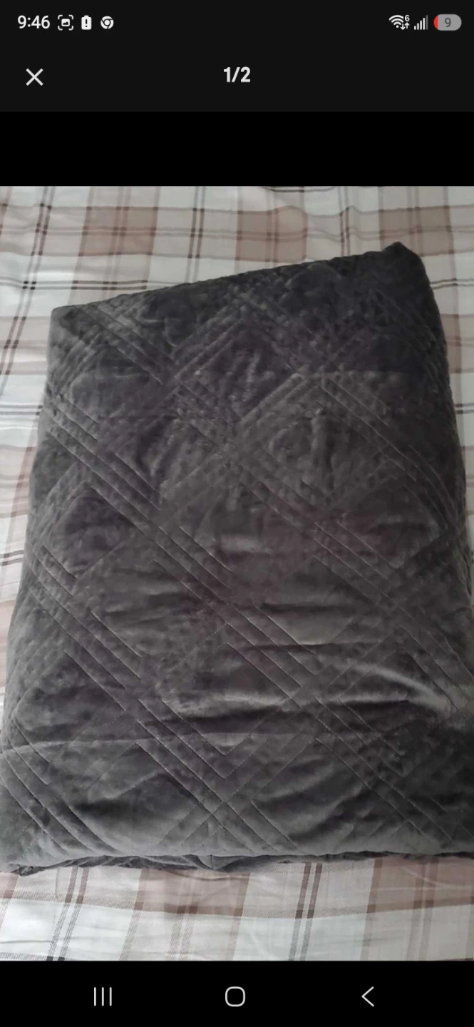 LIKE NEW CONDITION HUSH 25LB WEIGHTED BLANKET with PLUSH COVER