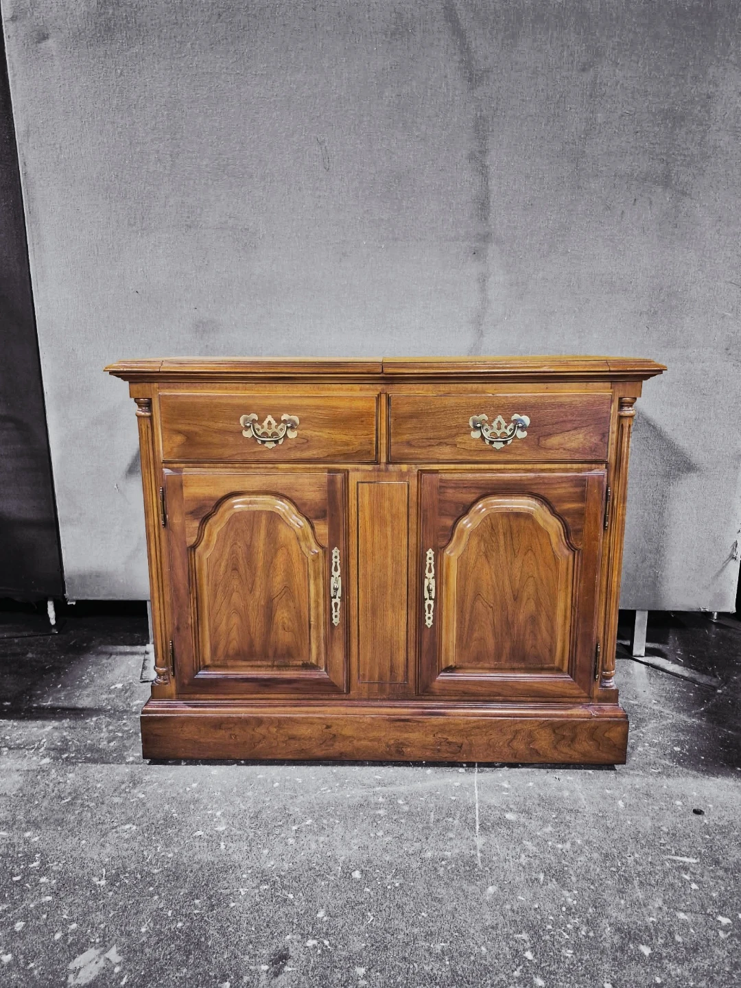 Vintage Solid Wood Sideboard Server (Delivery Available) - photo 2