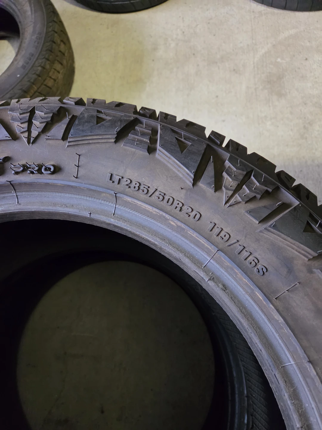 2 tire Radar Renegade A/T P20 LT285/50R20 119/116S - photo 4