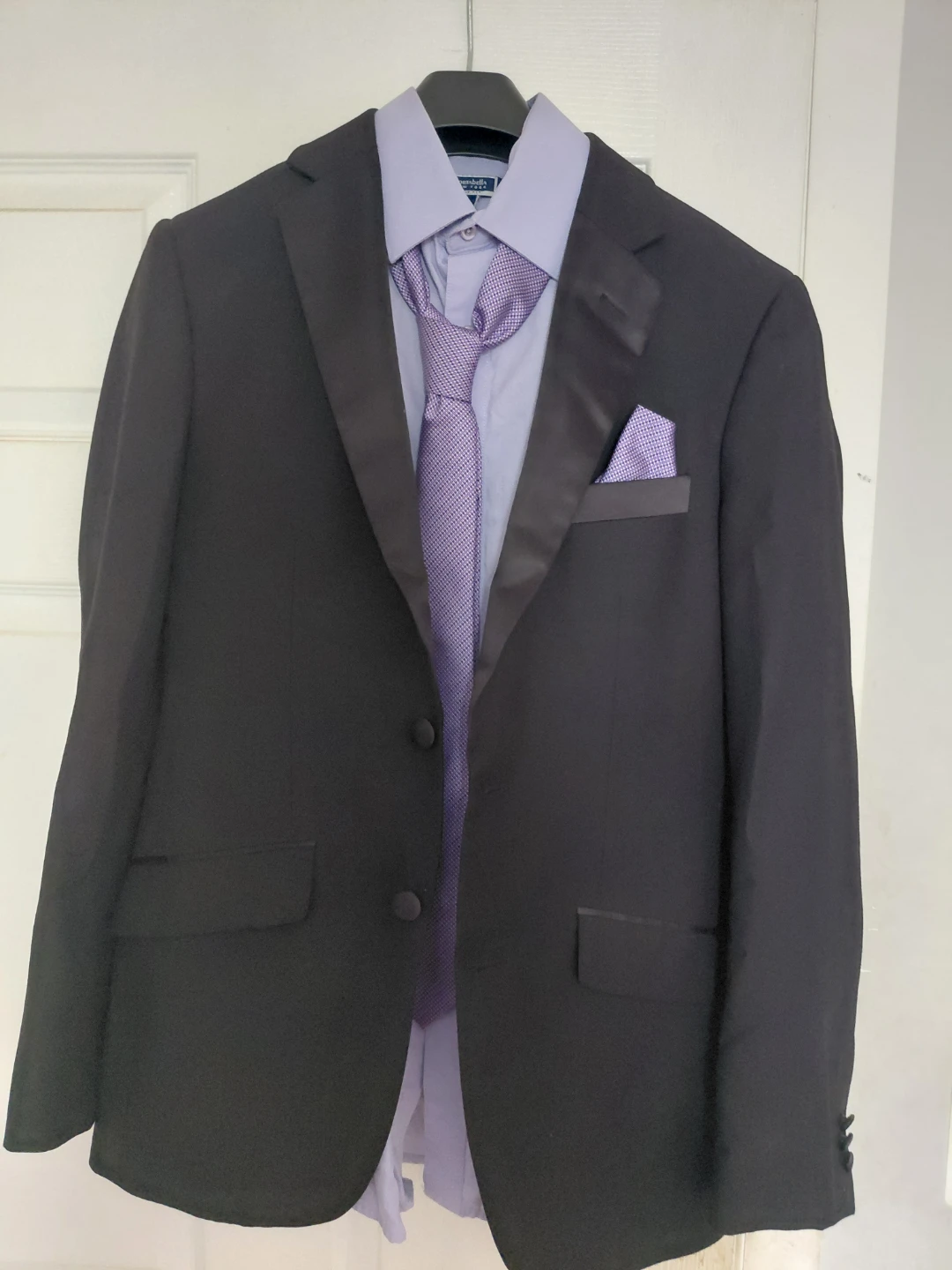 Men’s Black 2-Piece Suit Set w/ Light Purple Shirt & Tie