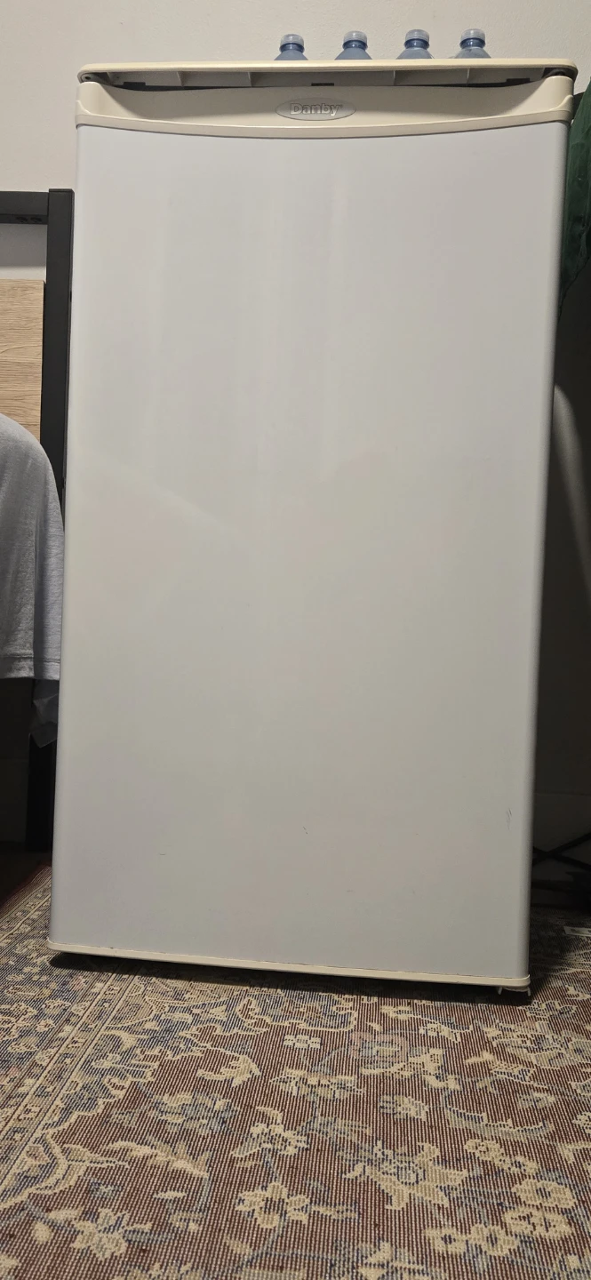 Danby Mini Fridge - photo 2