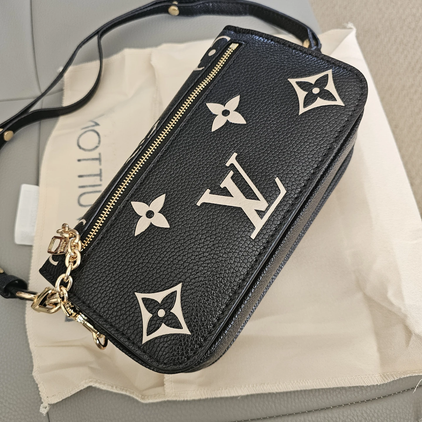 Louis Vuitton Black Monogram Shoulder Bag - photo 3