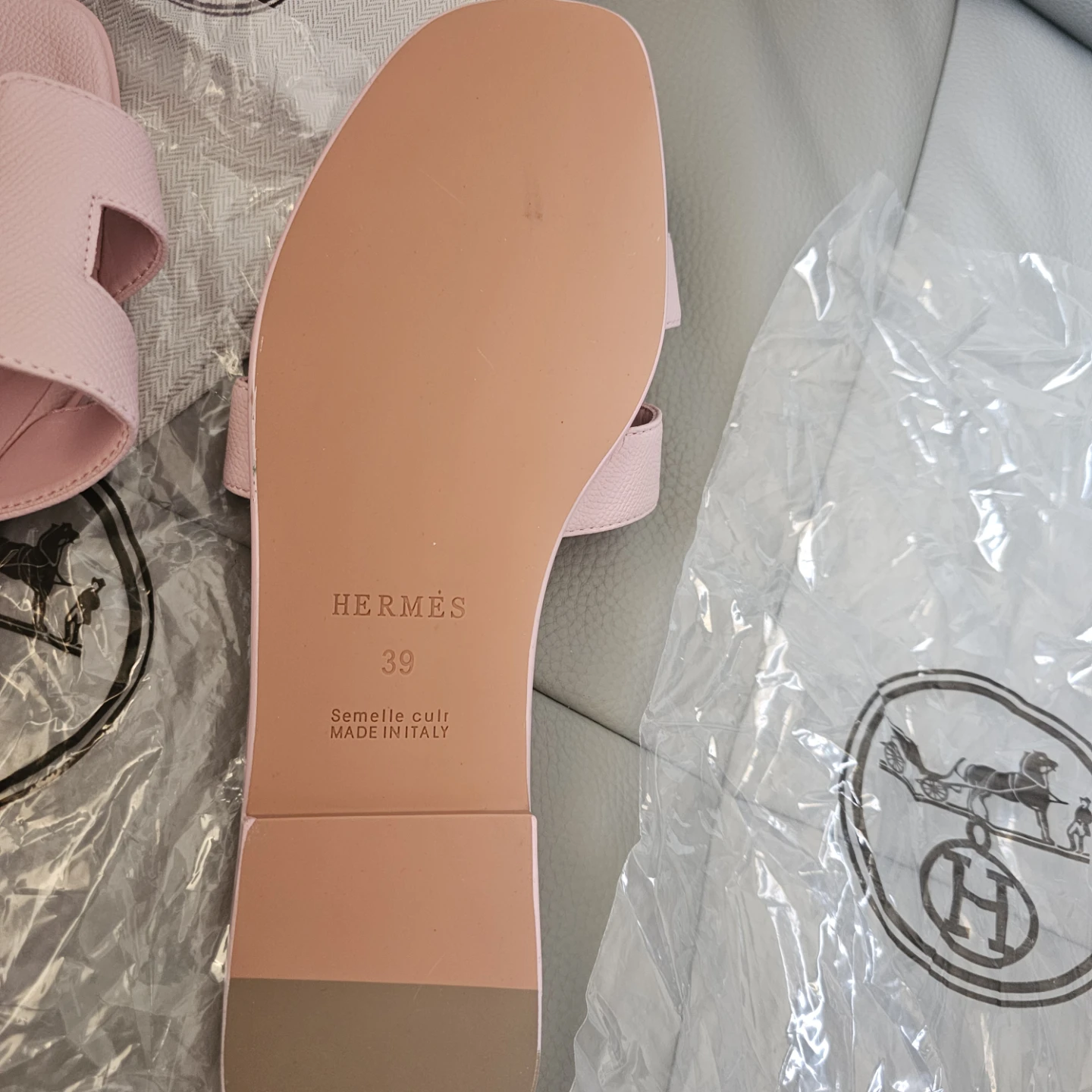 Hermès Pink Leather Slides - Size 37.5 - photo 3