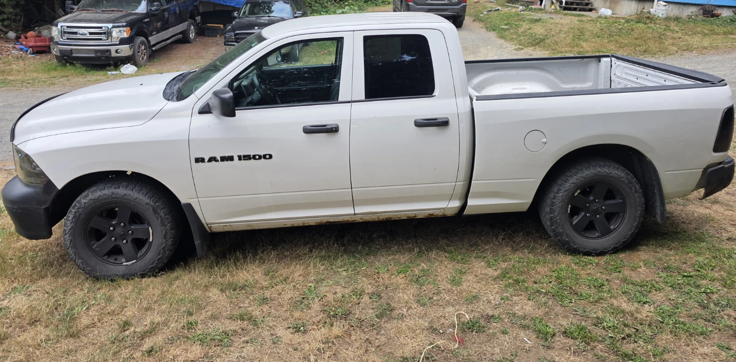 White Ram 1500 Pickup Truck - photo 2