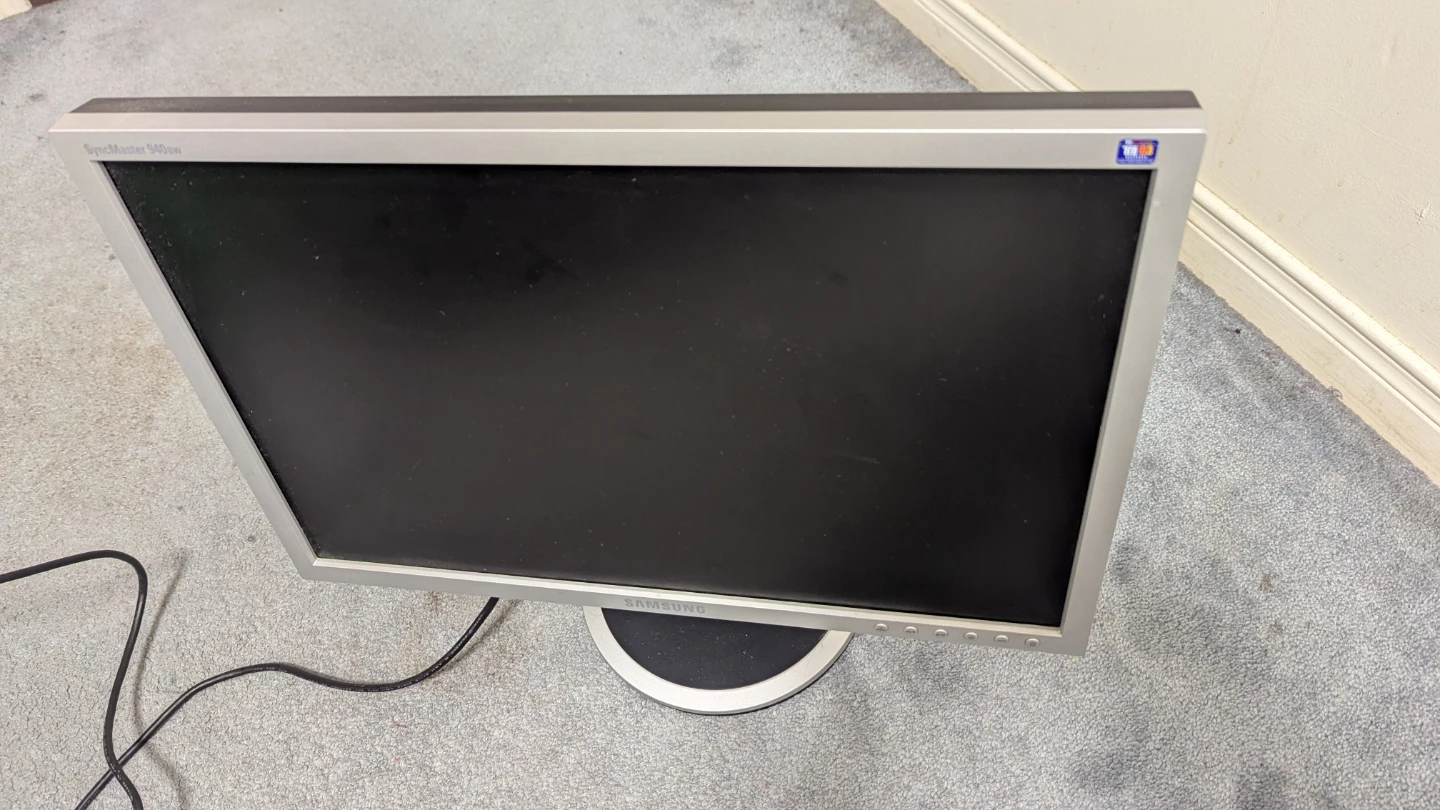 Samsung SyncMaster 940BW 19” LCD Monitor + Cables - photo 4